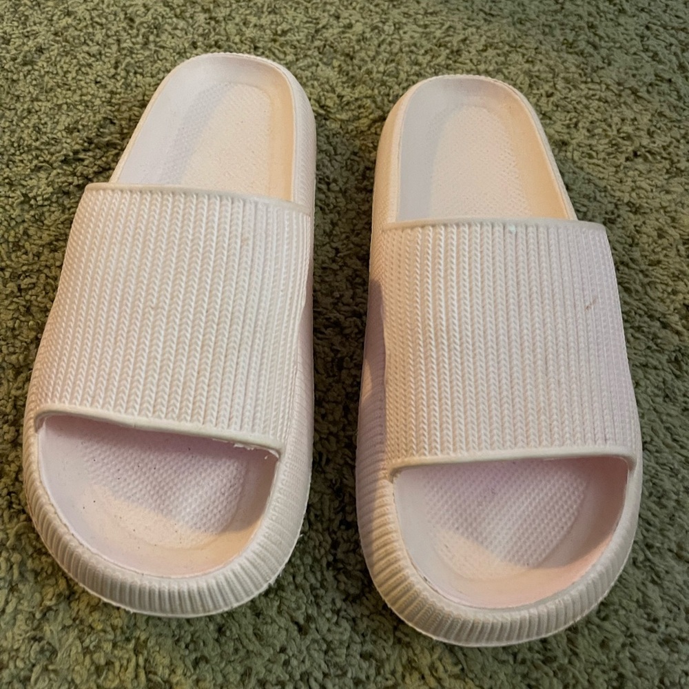 Cloudies size 9